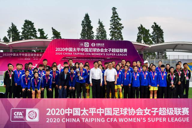 崔康熙发布会发怒：球员很可怜！输球责任是主教练